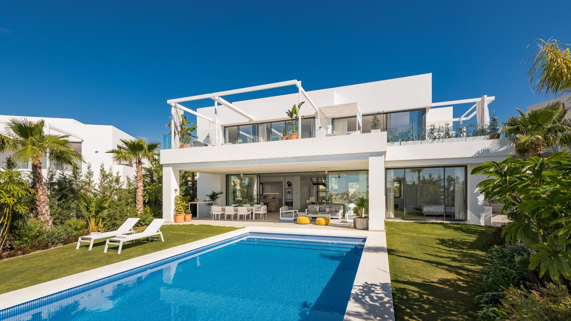 Puerto Banus - Villas, Apartments and Houses for Sale Direct from Owners