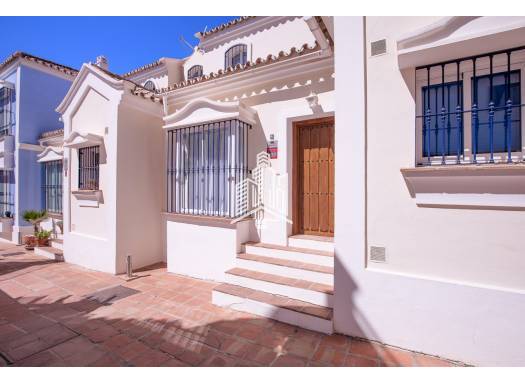 Gepaarde woning - Resale - MARBELLA - Town house Nueva Andalucia