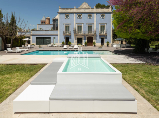 Custom-made above-ground and in-ground ecological swimming pools